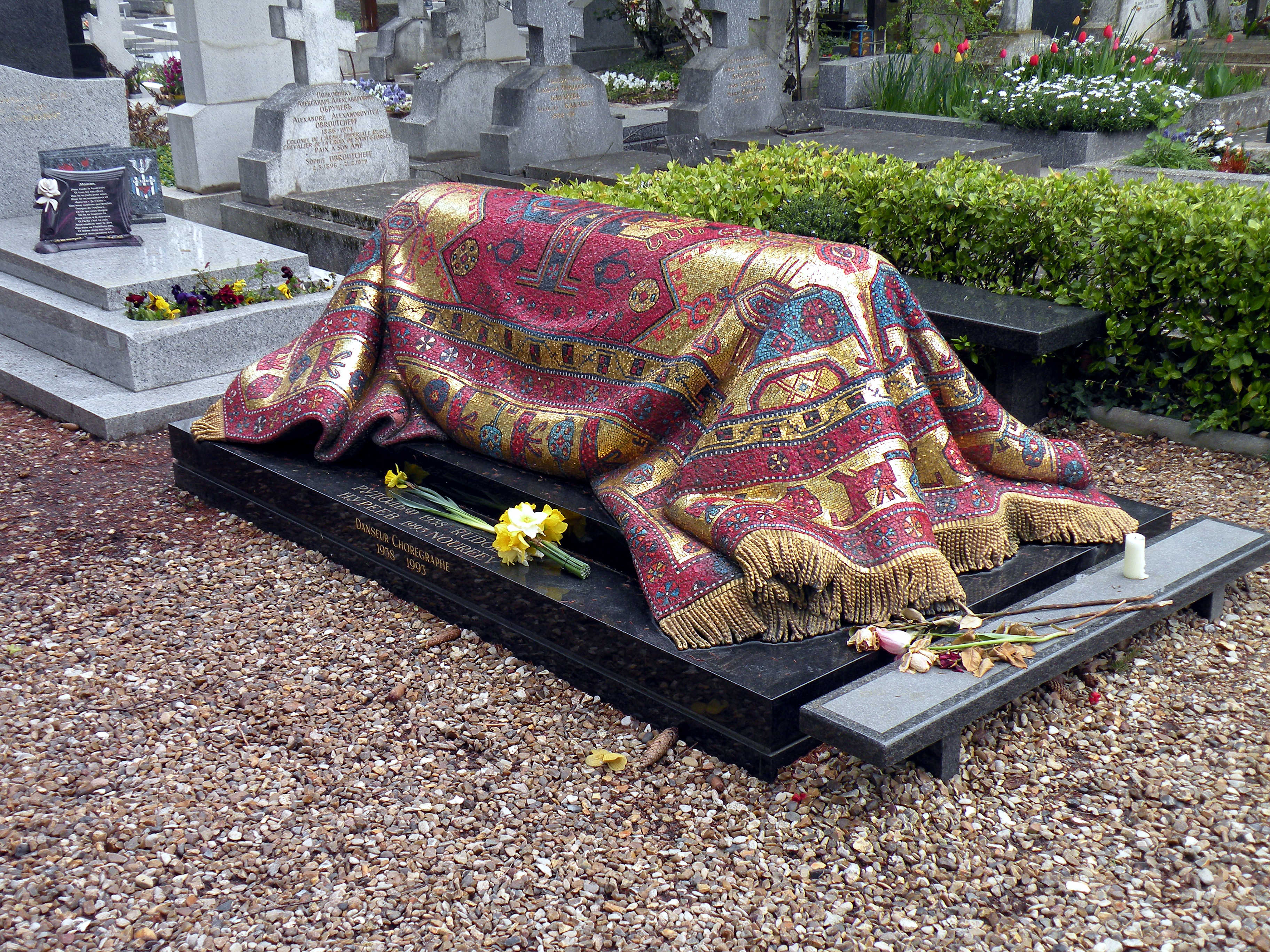 Grob Nurejeva