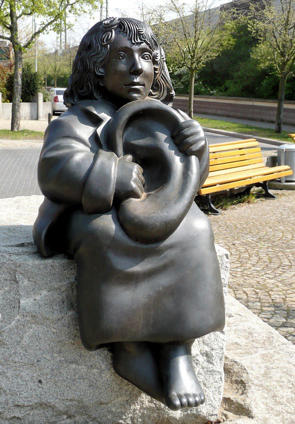 Figura Momo u Hanoveru na Trgu Mihaela Endea
