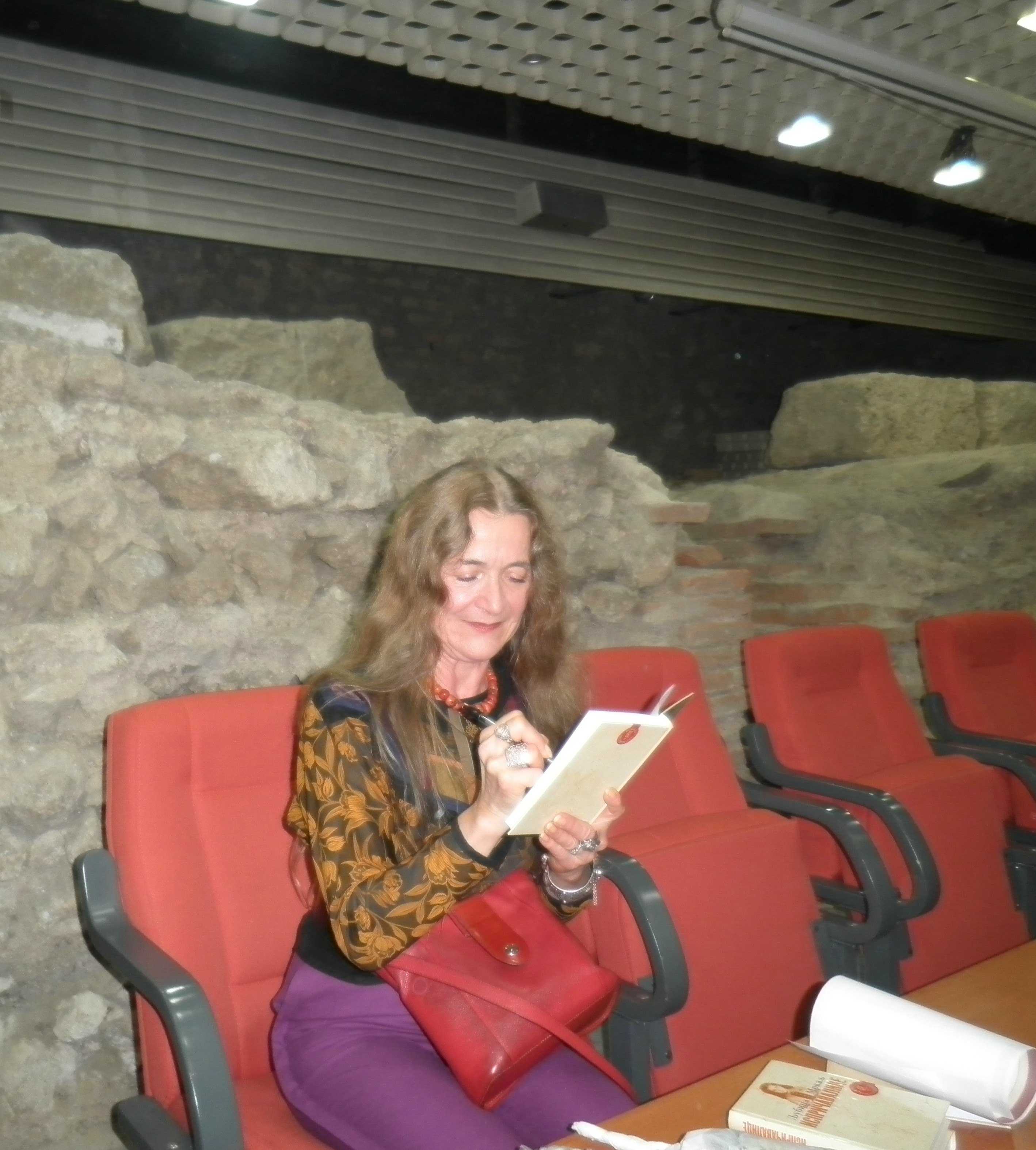Ljubica Mrkalj na promociji knjige u Bibilioteci grada Beograda