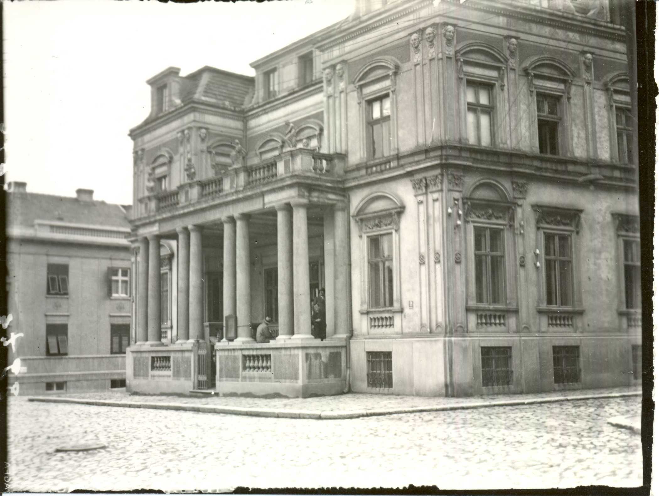 Nardna biblioteka na Kosancicevom vencu