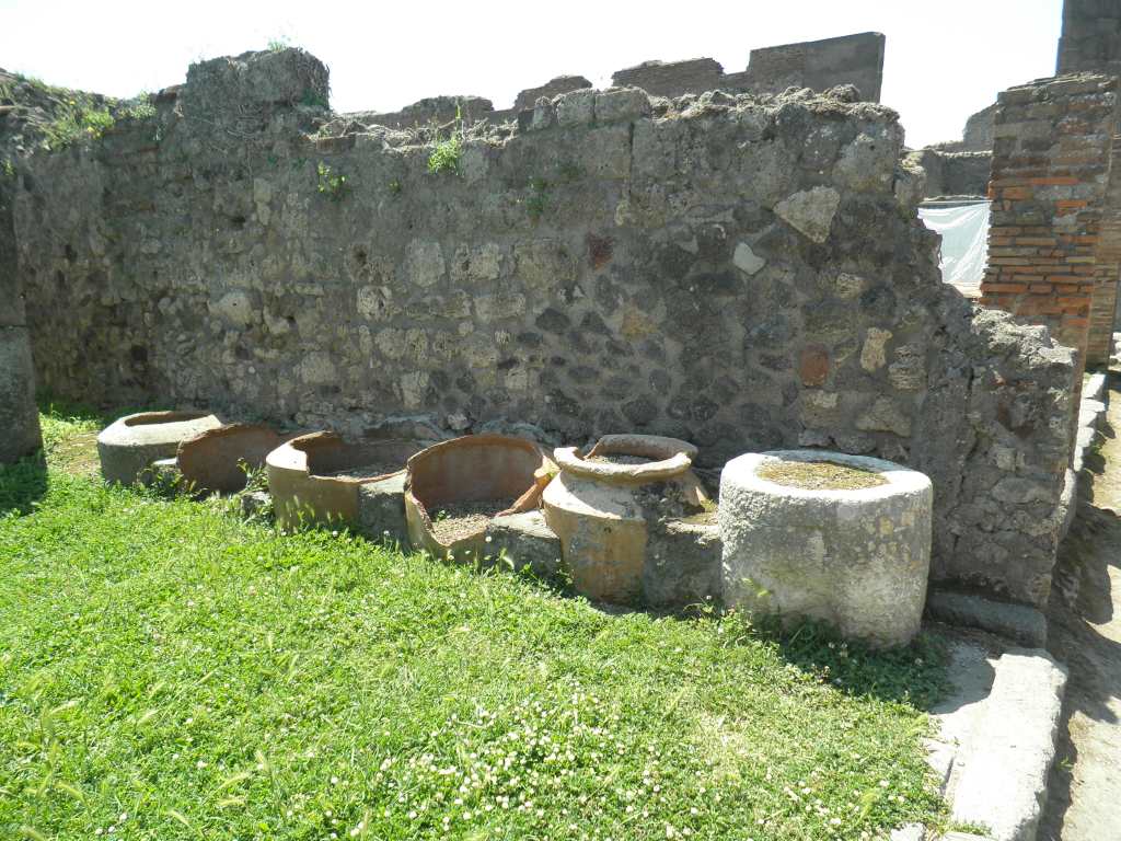 Ćupovi za brašno u Pompeji, foto P. Tišma