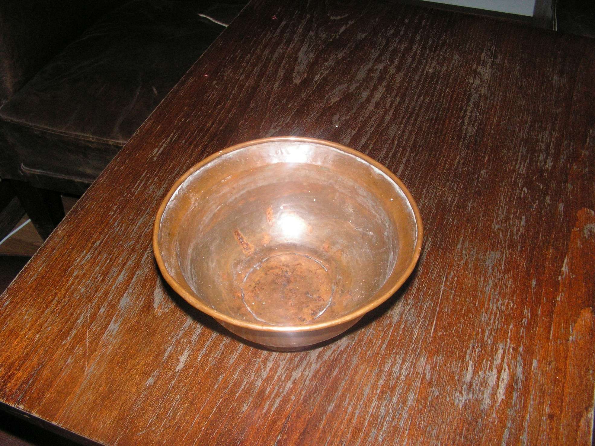 Isidorina bakarna posuda