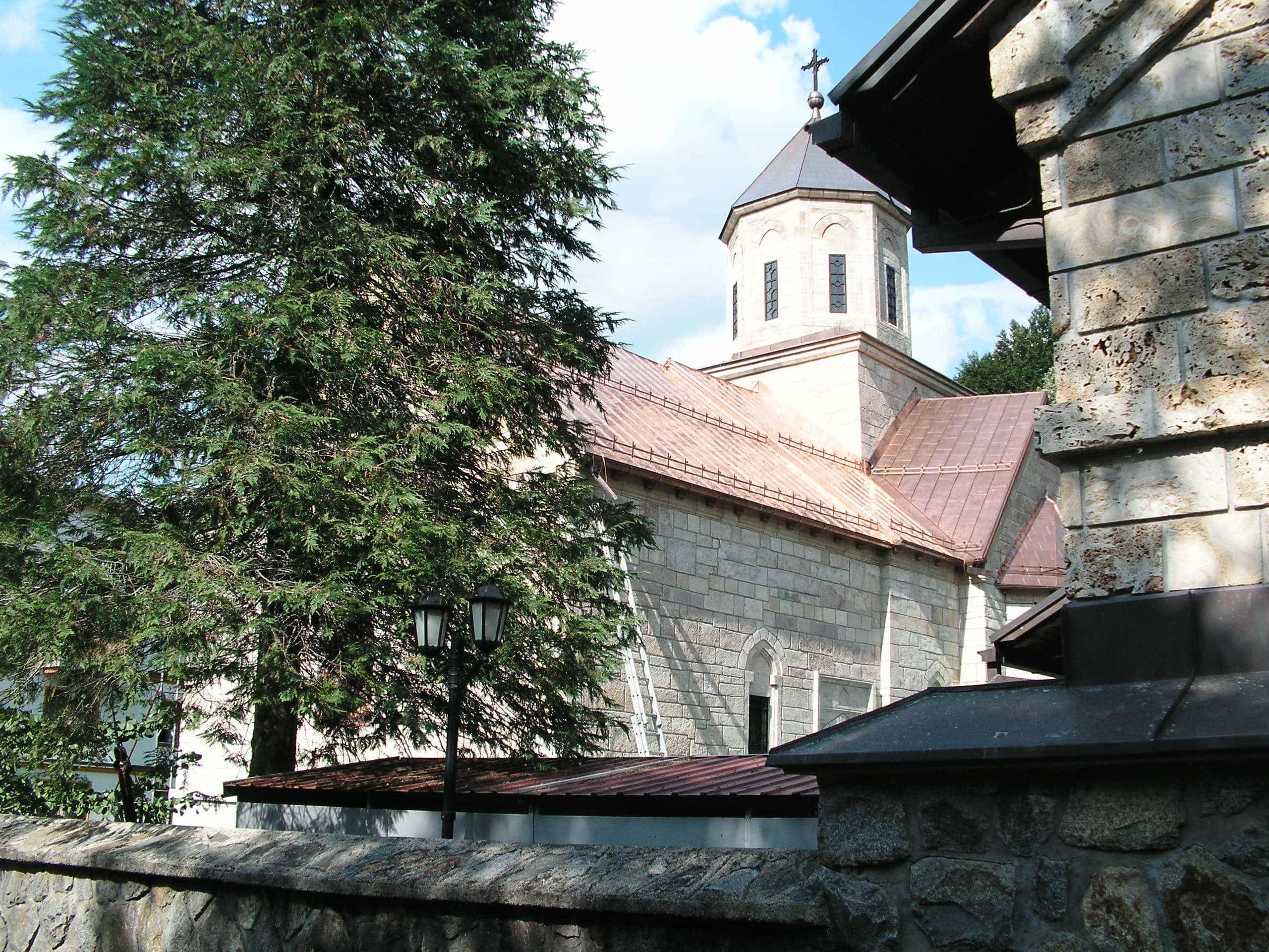 Manastir Moštanica, foto Laura Barna