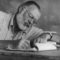 Ernest Hemingvej piše za stolomtokom boravka u Keniji. FOTO: Look Magazine, Photographer (NARA record: 1106476)