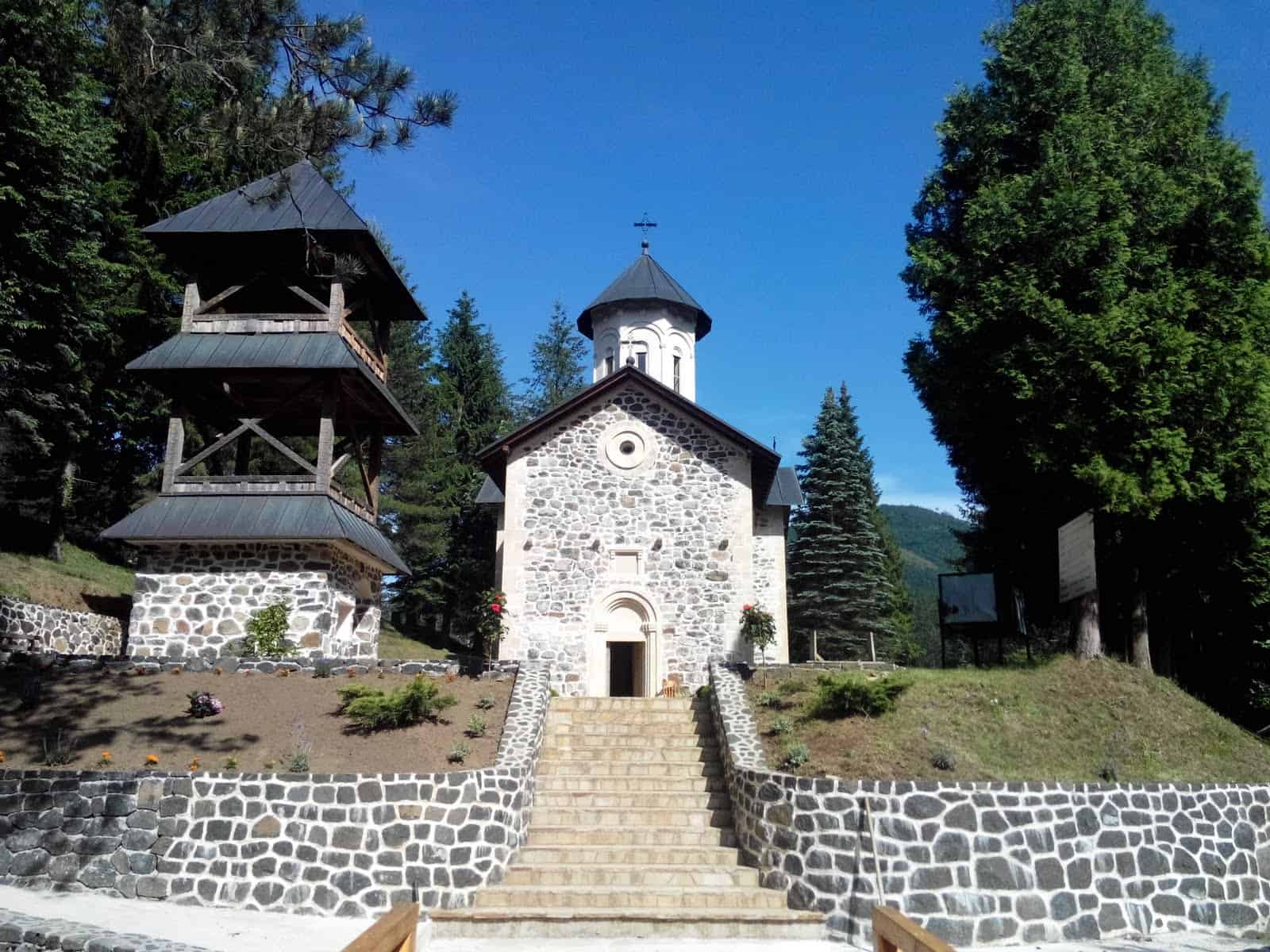 Manastir Vozuća, via Wikipedia