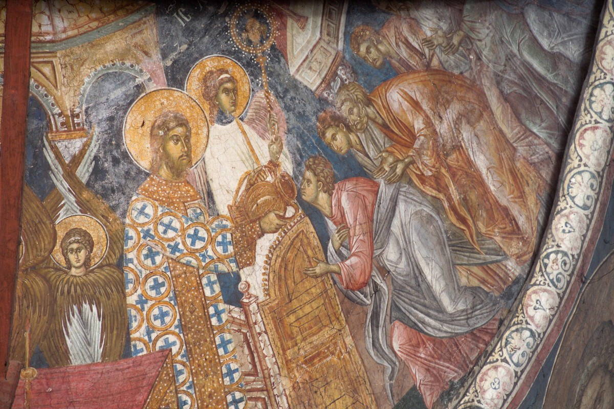 posudje na fresci pricesce apostola, Decani
