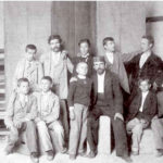 Kiril Kutlik sa grupom učenika