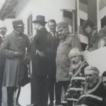 Kralj Aleksandar I Karađorđević ispred vile "Dobro polje" 1929. godine