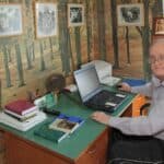 Dobrilo Nenadić u svom radnom prostoru